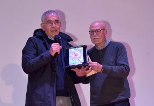 1_ ROBERTO PUCE premiato da Serravezza
